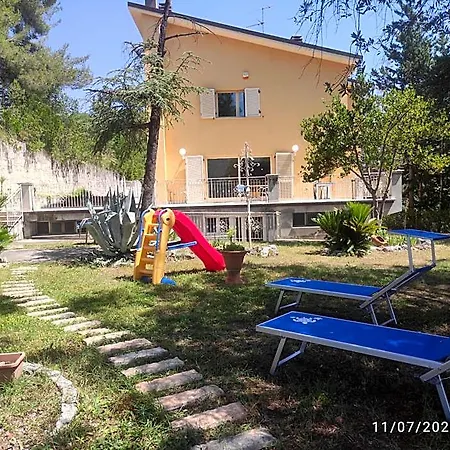Parco Dei Gelsomini לינה וארוחת בוקר אסקולי פיצ'נו