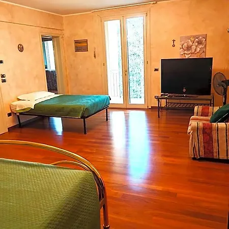 Parco Dei Gelsomini לינה וארוחת בוקר 3*